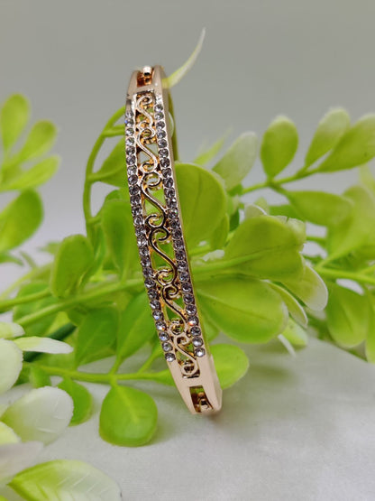 01 PCs Imported Intricately Crafted Adjustable Bracelet with Elegant Design ( Intricately