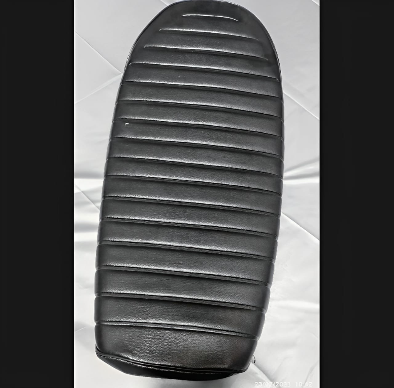 High-Quality Cafe Racer Bike Seat with Complete Fitting | Compatible with CD