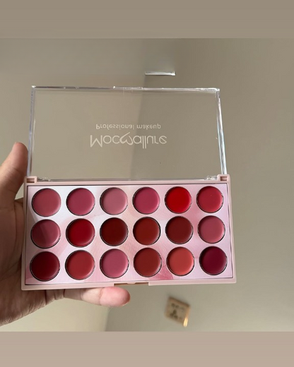 Moccallure Professional 18-Colors Lipstick Kit Long-Lasting, Hydrating &amp; Compact | Unisex