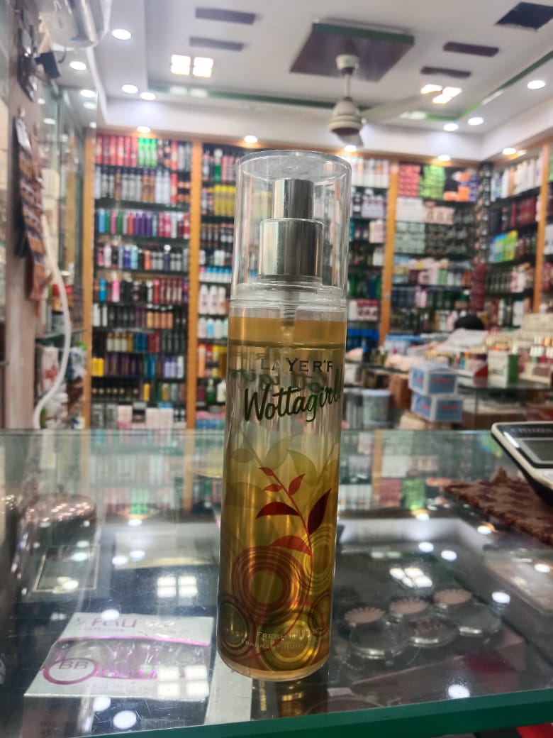 Layer'r Shot Wottagirl Vanilla Twist Fragrant Body Splash For Women (135 ml
