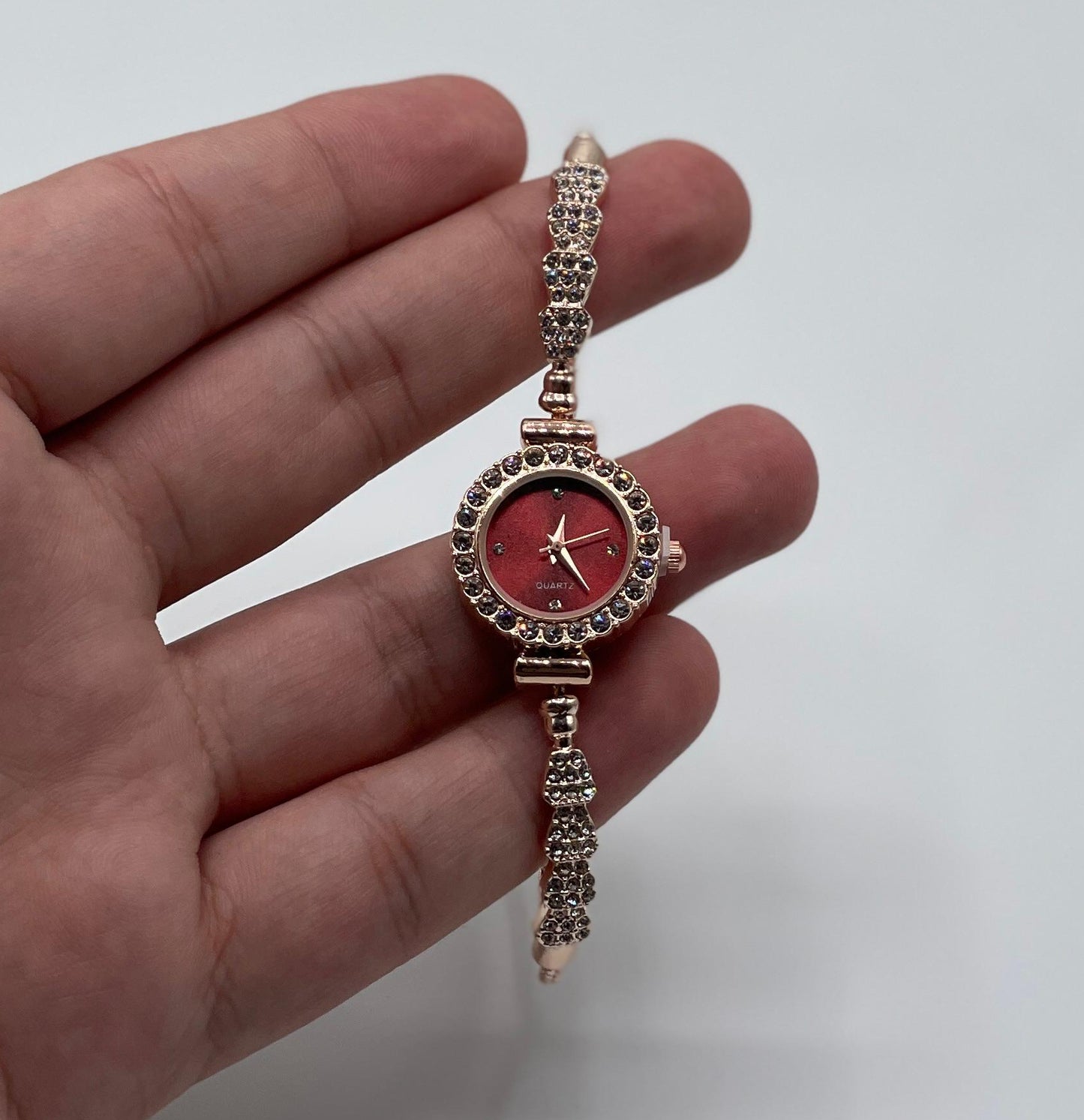GM68 Ultra Mini Smartwatch + Quartz Bracelet Watch Combo | Wireless Charging