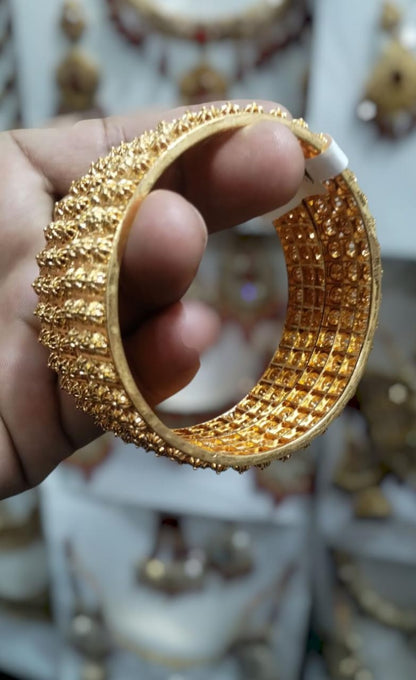 Golden Brass Bangles for Women 1 Pair Artificial Jewelry Bangles in