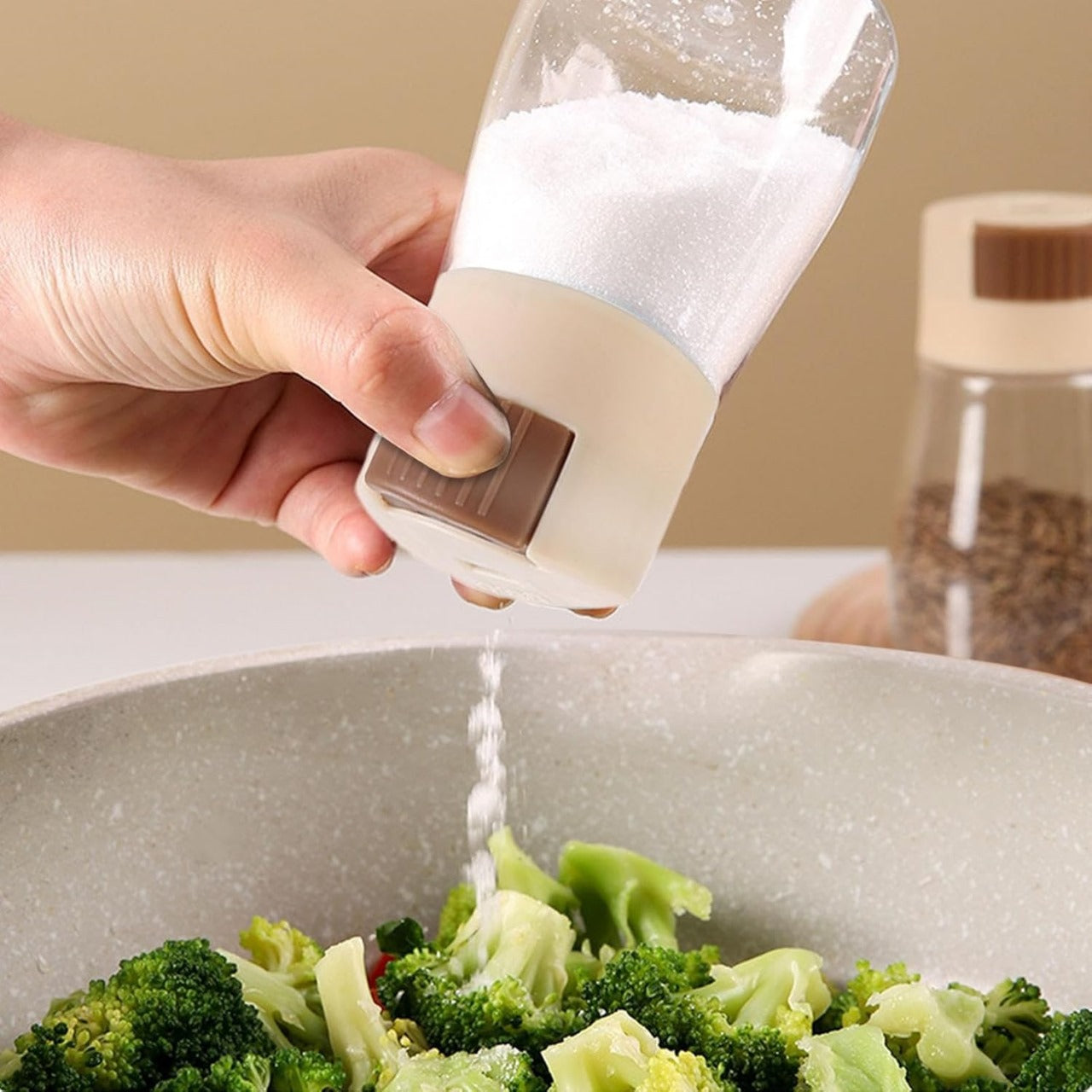 Measurable Control Spice Bottle Spice Jar with Press Control Cap | Kitchen