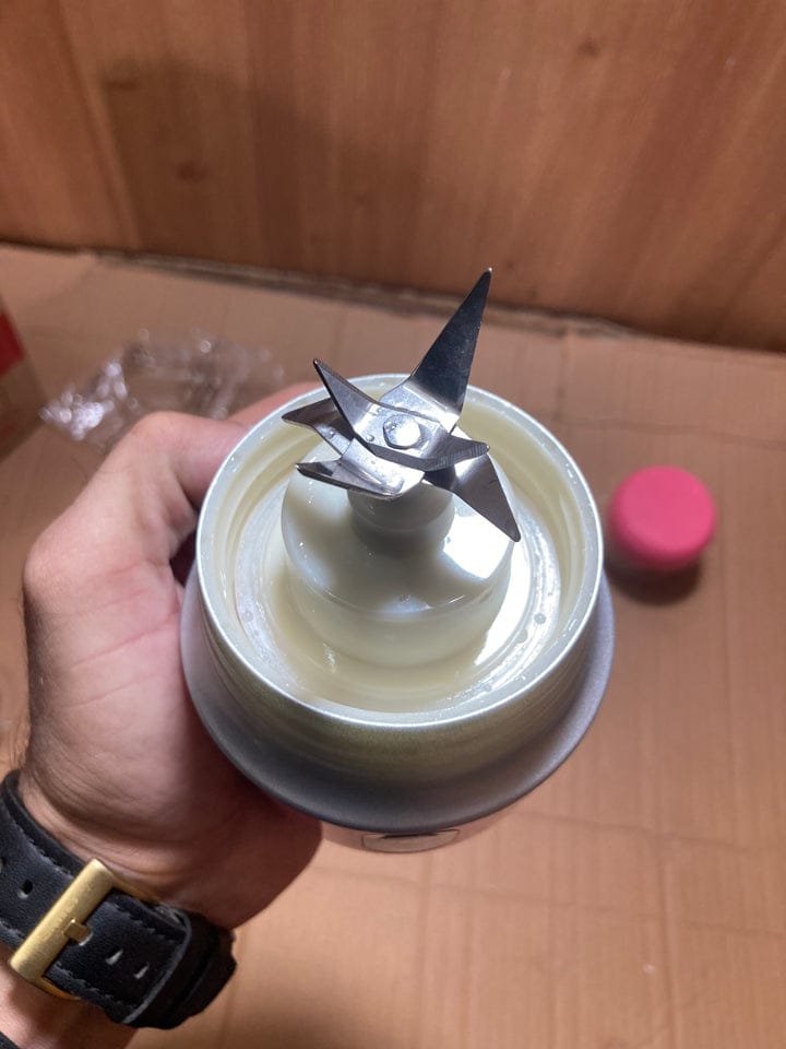 Imported Rechargeable Portable 420ml Blender with 6 Blades - Portable Blender with