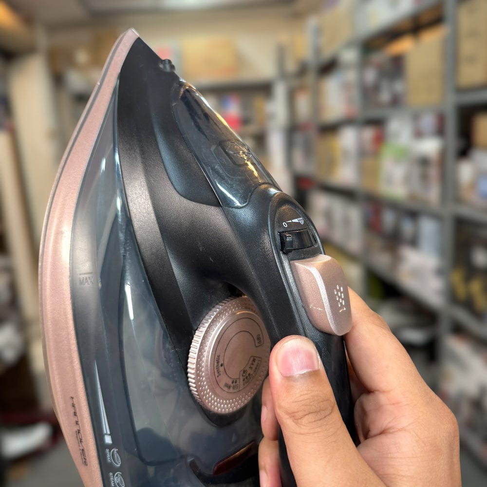 Hannover Steam Iron 2200W German Lot | Ceramic Soleplate, Vertical &amp; - CheckNpays