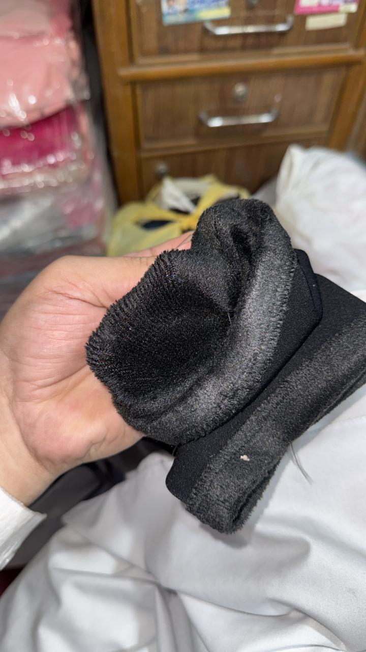 Unisex Wool Knee Length Leg Warmers Plain Black, Comfortable &amp; Stylish - CheckNpays