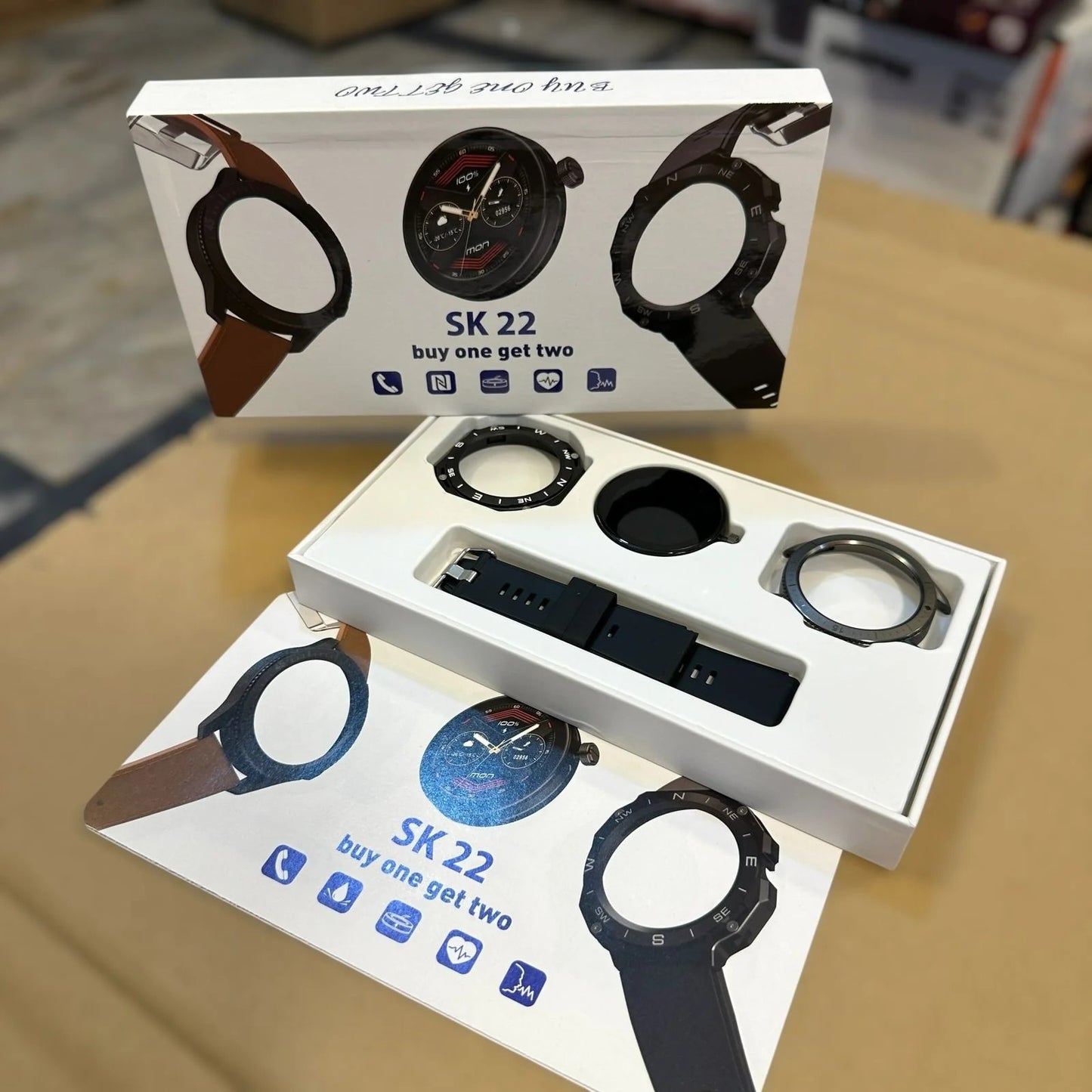 SK 22 Smartwatch With 2 Watch Body And 2 Stripes AMOLED Display