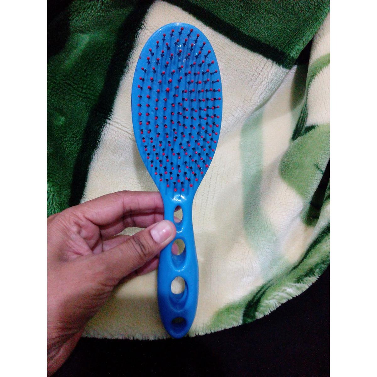01 PCs - Anti-Tangle Scalp Massager Hair Brush Soft Bristle Detangling